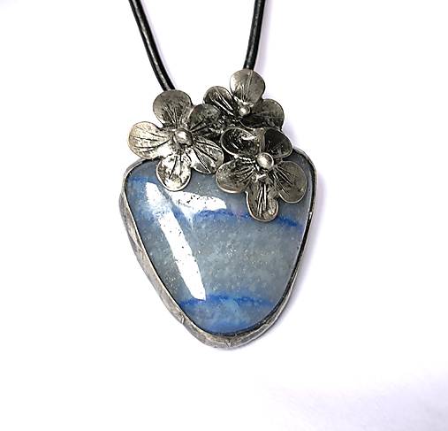 Náhrdelníky - Nezábudky - cínový šperk s minerálom - 17641330_