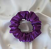 Ozdoby do vlasov - Saténová gumička Scrunchie, fialová- purpurová, veľkosť: SLIM  - 17641117_
