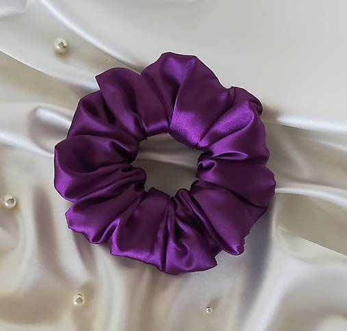 Ozdoby do vlasov - Saténová gumička Scrunchie, fialová- purpurová, veľkosť: CLASSIC - 17641119_
