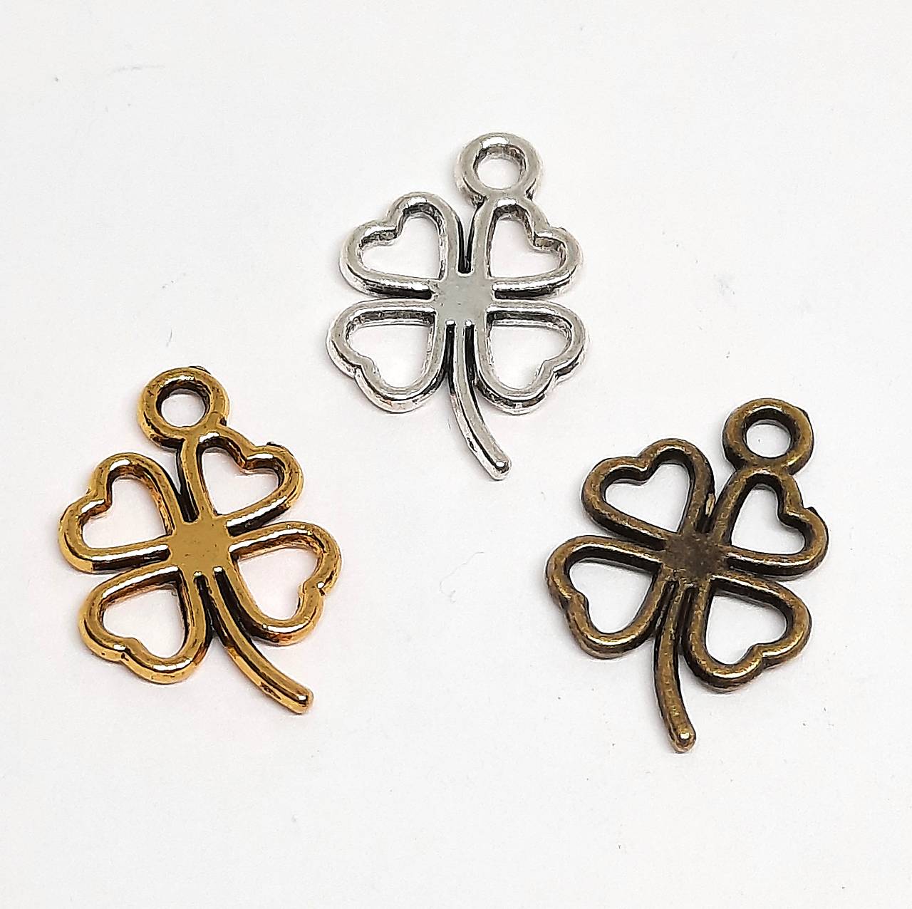 Prívesok štvorlístok 17x12mm-1ks