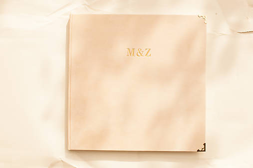 Papiernictvo - Svadobná kniha hostí / fotoalbum s možnosťou razby textu - 17647874_