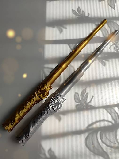 Hračky - Čarodejná vysúvacia dračia palička 47cm  (Strieborná) - 17648925_