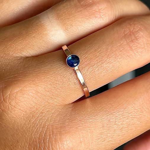 Kyanite AG925 Rose Gold Plated Ring / Jemný strieborný pozlátený prsteň s kyanitom E046