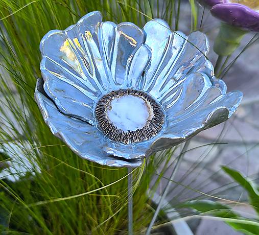 Dekorácie - Keramický kvet do záhrady - pôvabný - perleťový - 17650406_