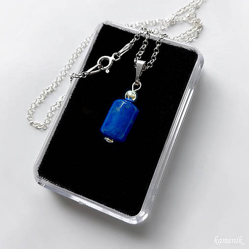 Náhrdelníky - Stříbrný přívěsek s lapisem lazuli na stříbrném řetízku - 17654768_