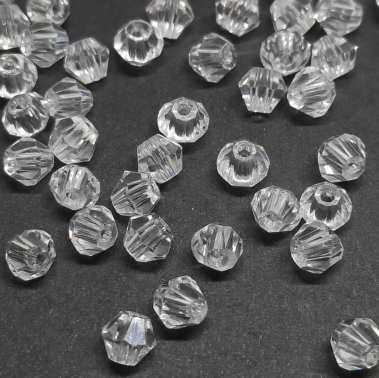 Sklenené korálky bicone 4mm-1ks (krystal)