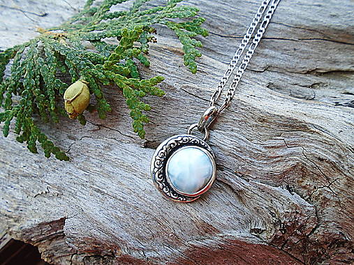 Náhrdelníky - Strieborný prívesok Ag925 Mesiac - Larimar - 17654379_