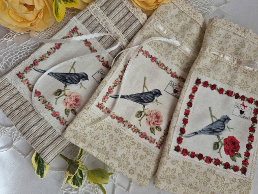 Úžitkový textil - Vrecúška na levanduľu ružičky 1 (Ružové ružičky,  prúžky) - 17657664_