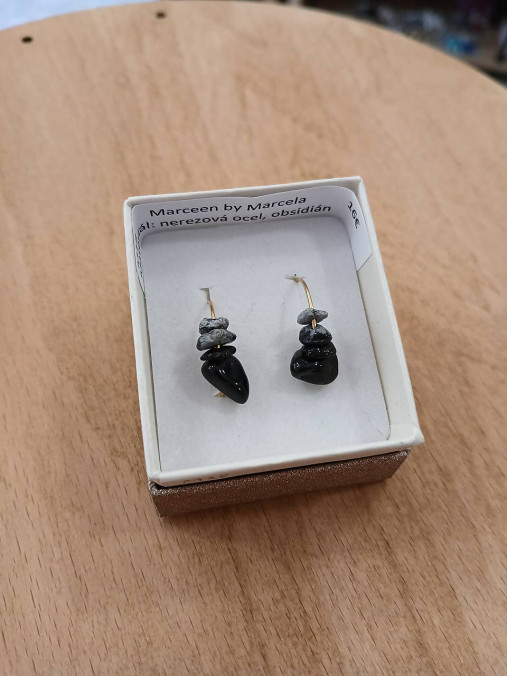 nausnice M18 (Obsidián)