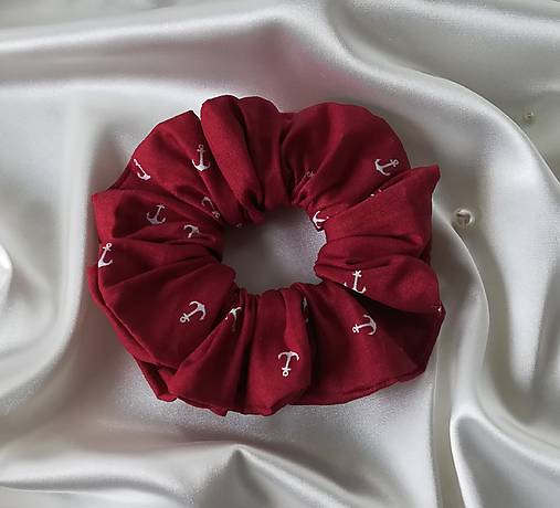 Ozdoby do vlasov - Bavlnená gumička Scrunchie, bordová s kotvičkami, veľkosť: CLASSIC  - 17659390_