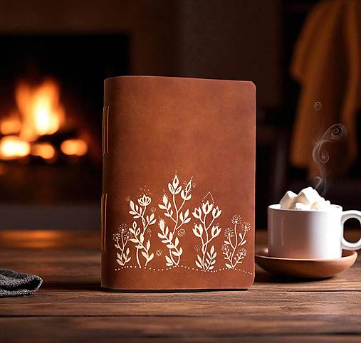 Papiernictvo - A5 Kreslený kožený zápisník Bylinky na gumičku - 17662554_