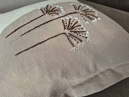 Úžitkový textil - Obliečka na vankúš ľanová s výšivkou (obliečka béžová s bielymi kvietkami) - 17663363_