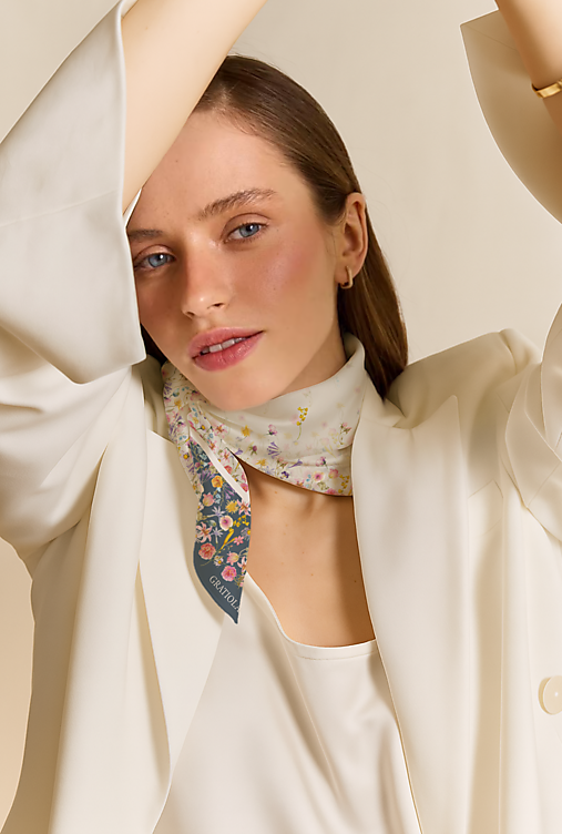 Šatky - Saténová šatka BLOOM - Personalizovaná // Autorský dizajn  (Saténová šatka 50 x 50 cm / Olivovo zelená) - 17665353_