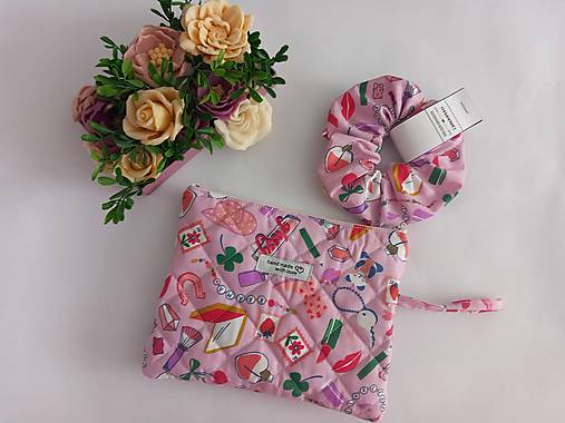 Kozmetická taštička +scrunchies