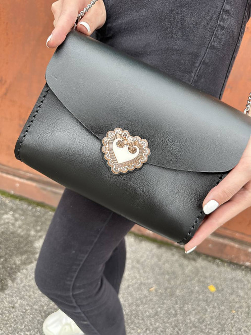 Celokožená kabelka Zuzička  (Čierna s popruhom)