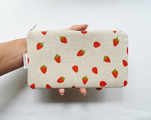 Taštičky - Taštička menšia - Jahody (ručná maľba) - 17669316_