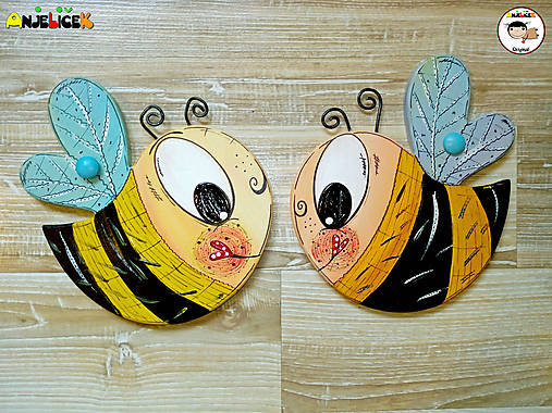 Dekorácie - Dekorácia na zavesenie - včielka - 17671691_