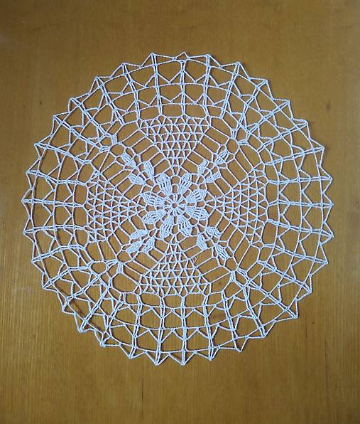 Úžitkový textil - Ručne háčkovaná dečka H95 okrúhla biela priemeru 35cm - 17670553_