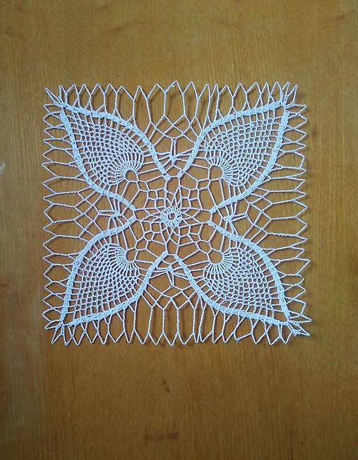 Úžitkový textil - Ručne háčkovaná dečka H96 štvorec biela rozmerov 20x20cm - 17671931_