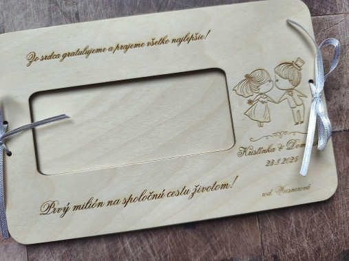 Tabuľky - Drevená obálka na peniaze pre novomanželov, Váš prvý milión  - 17674532_