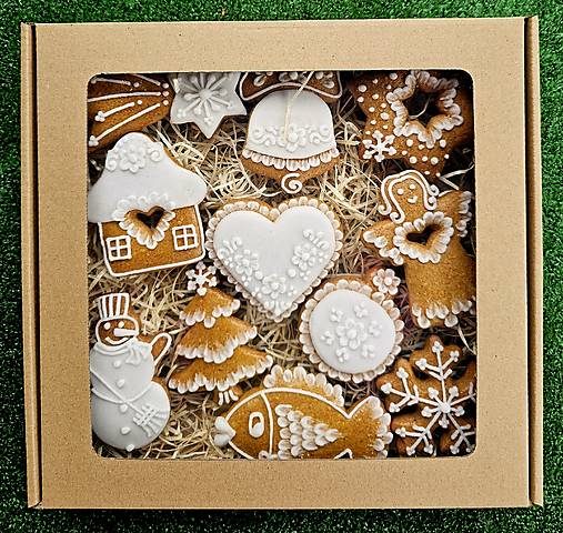 Dekorácie - Vianočná medovníková krabička  - 17673557_