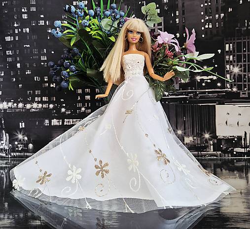 Krajkové spoločenské šaty pre Barbie