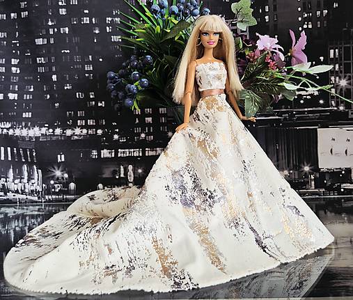 Elegantné spoločenské šaty pre Barbie