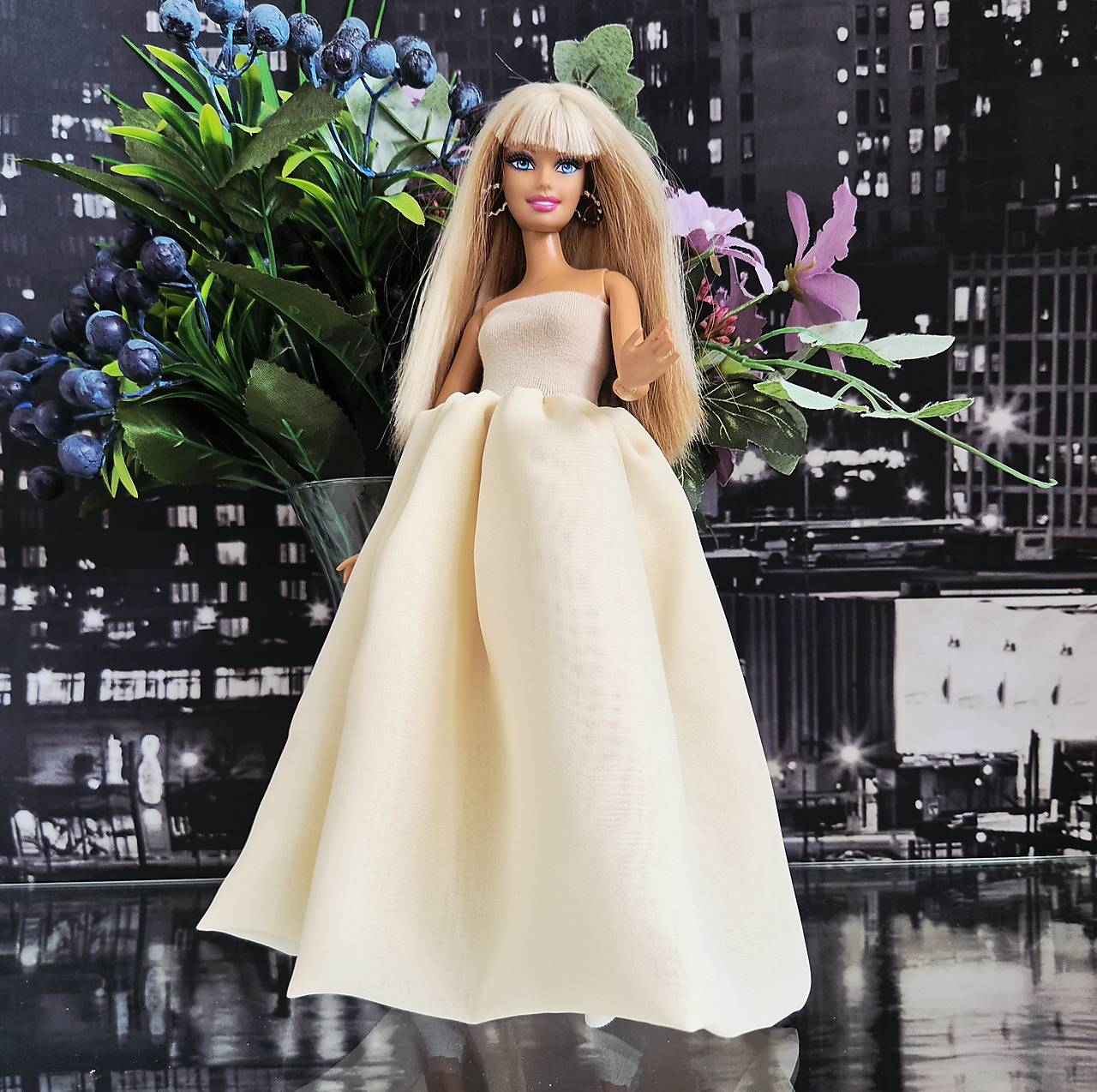 Spoločenské šaty pre Barbie