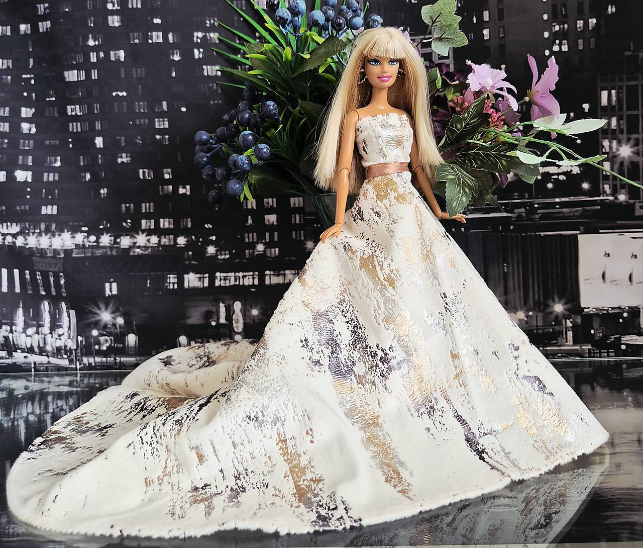 Elegantné spoločenské šaty pre Barbie