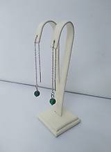 Náušnice - Retiazkové prevliekacie náušnice s malachitom - 17675392_