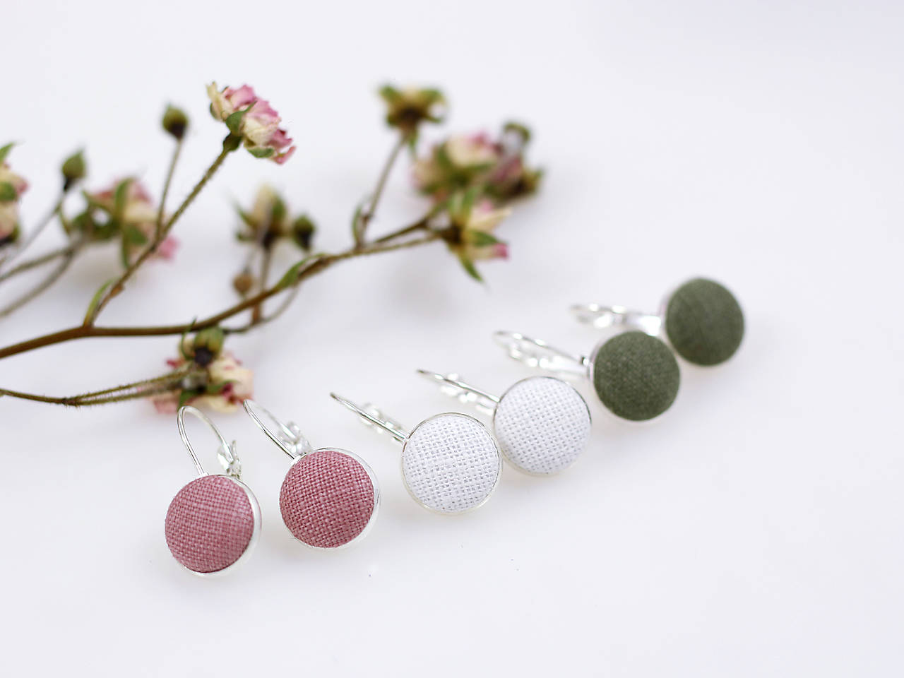 Originálne ľanové náušnice – minimalistický handmade šperk v rôznych farbách