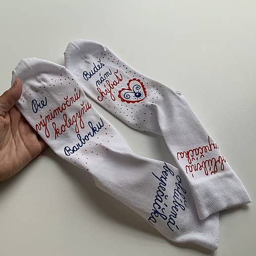 Maľované ponožky pre super KOLEGYŇU (biele na rozlúčku aj s nápisom nad členkom)