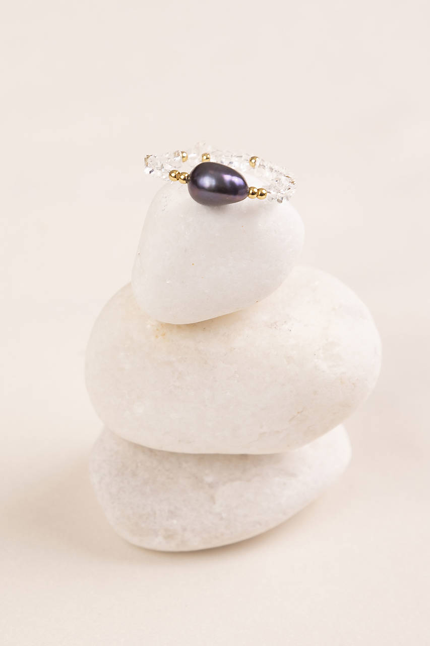 Prstienok s tajomným leskom čiernej perly – Kolekcia Dark Glow