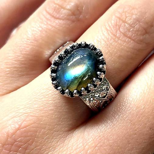 Floral Labradorite Ring / Masívny vintage prsteň s labradoritom E006