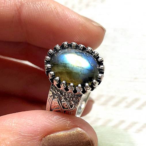 Floral Labradorite Ring / Masívny vintage prsteň s labradoritom E006