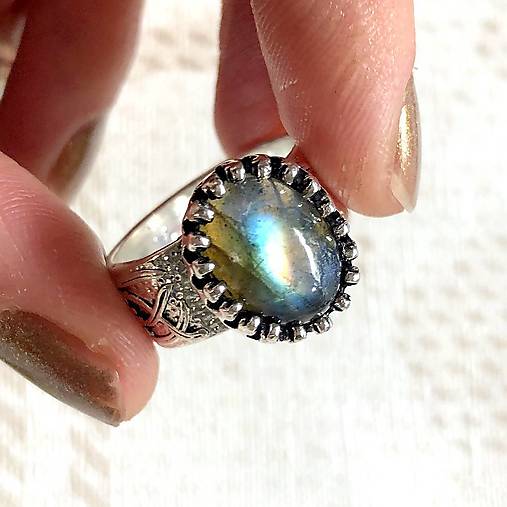 Floral Labradorite Ring / Masívny vintage prsteň s labradoritom E006