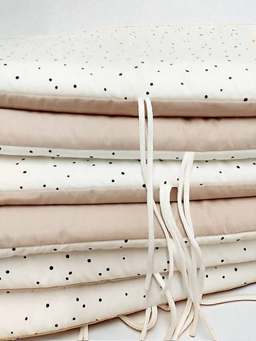 Sada do postieľky béžová/čierne fliačiky na bielej