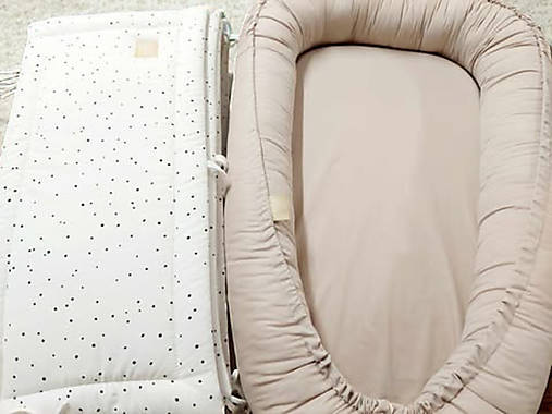 Detský textil - Sada do postieľky béžová/čierne fliačiky na bielej - 17683595_