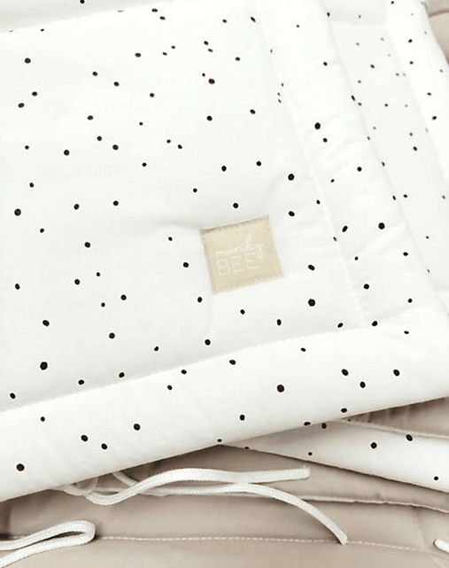 Mantinel do postieľky béžová/čierne fliačiky na bielej