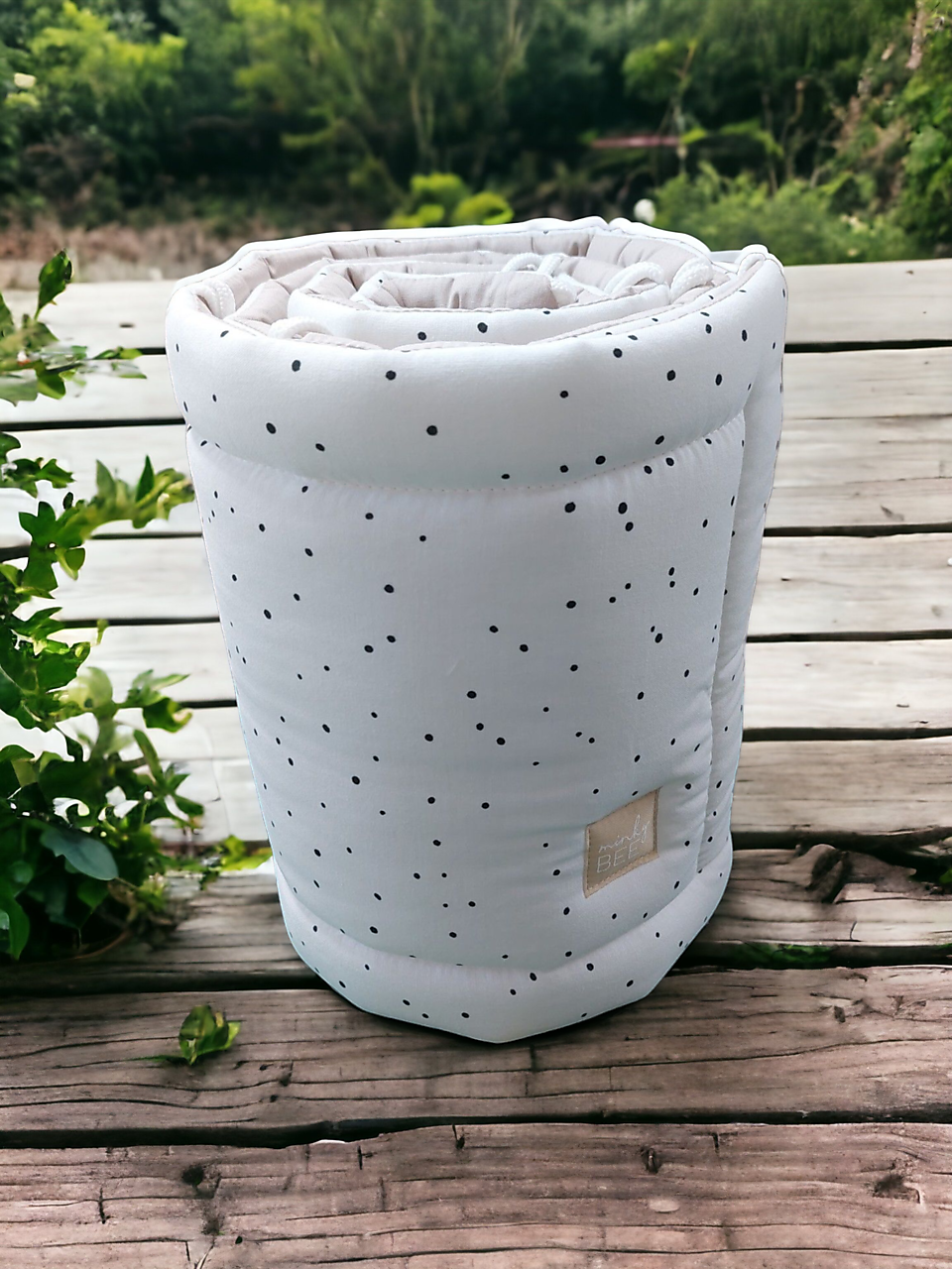 Mantinel do postieľky béžová/čierne fliačiky na bielej