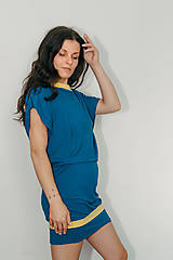 Šaty - Modré viskózové šaty s odhaleným chrbtom a žltými detailmi - 17688230_