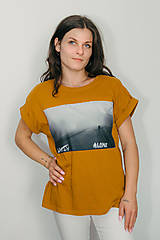 Topy, tričká, tielka - Horčicové tričko NOT LONELY, JUST ALONE - 17688282_