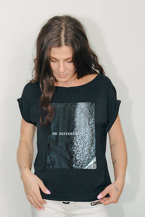 Topy, tričká, tielka - Čierne tričko BE DIFFERENT - 17688274_