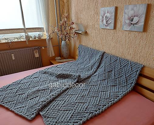 Jemnučká a ľahká deka z priadze alize puffy - stredne béžová/bledo hnedá (Deka/prehoz, rozmery cca (80 x 180) cm, farba šedá č. 428)