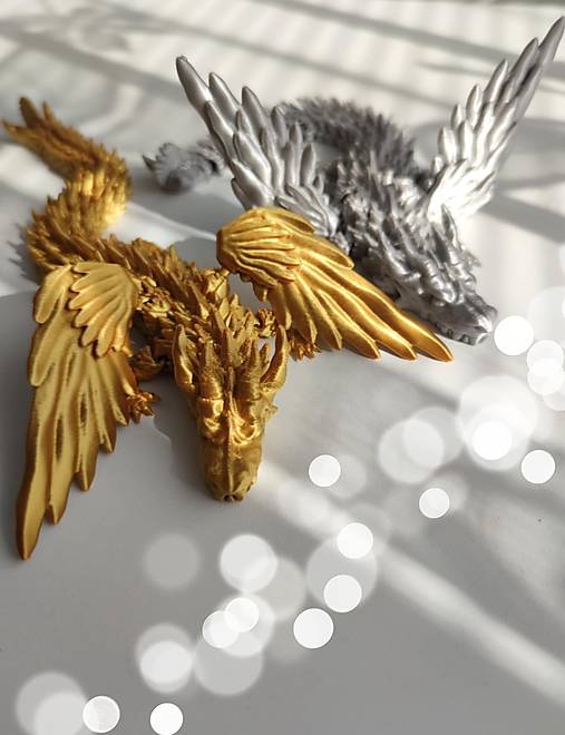 Dekorácie - Pohyblivý drak s krídlami, flexibilný 24 cm   (Čierna) - 17691759_