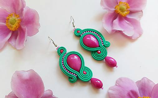 Náušnice - Raspberry & green - Ručne šité šujtášové náušnice - Soutache earrings - 17693687_