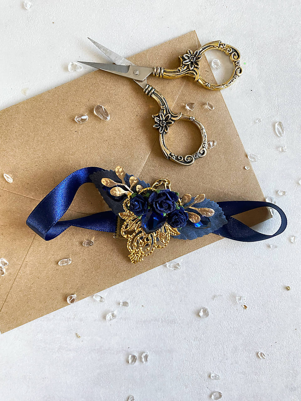Kvetinový glam choker "kráľovná dlhej noci”