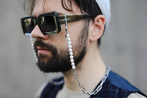 Iné šperky - unisex perlová retiazka na okuliare - shell perly - 17698081_