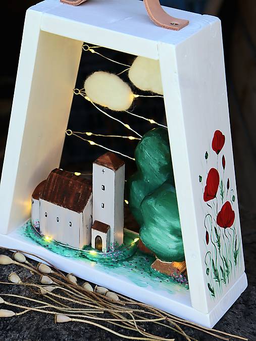 Lampášik "kostolík vo vlčom maku"