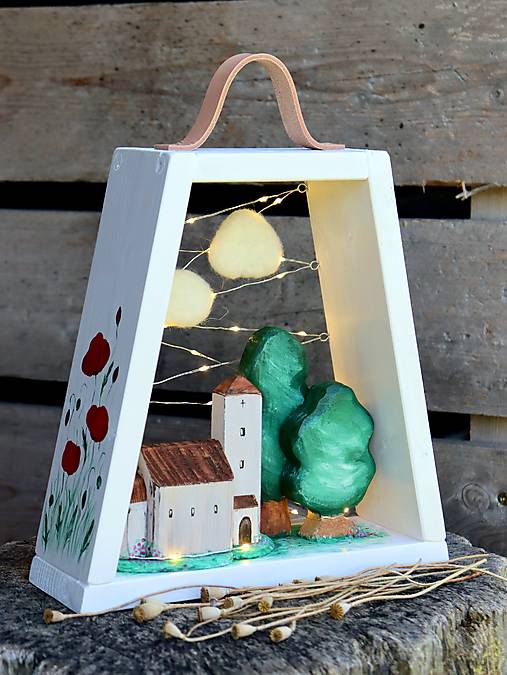 Lampášik "kostolík vo vlčom maku"